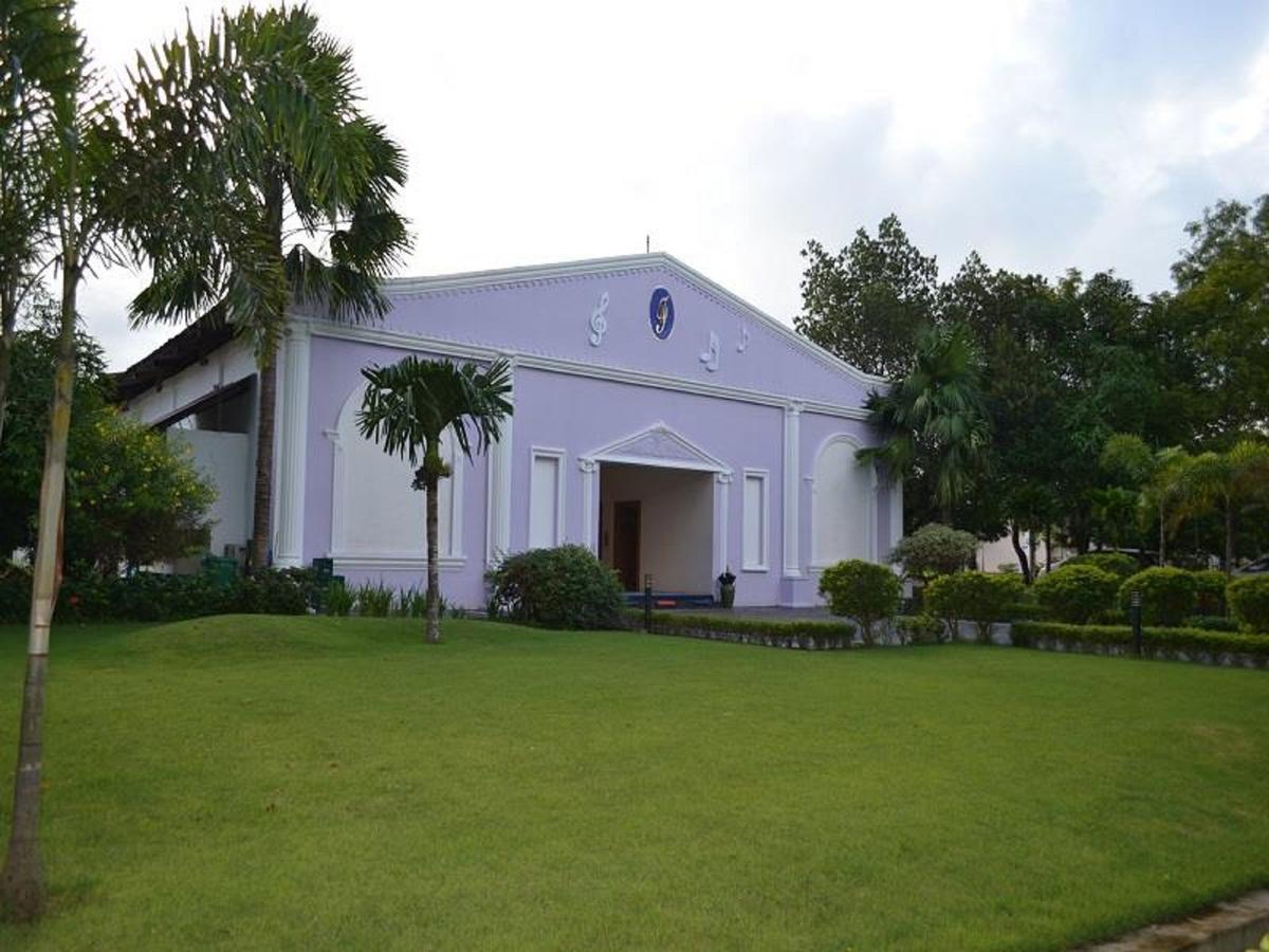 Famous Hotel باغو المظهر الخارجي الصورة