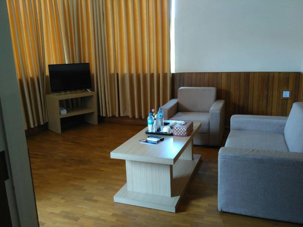 Famous Hotel باغو المظهر الخارجي الصورة