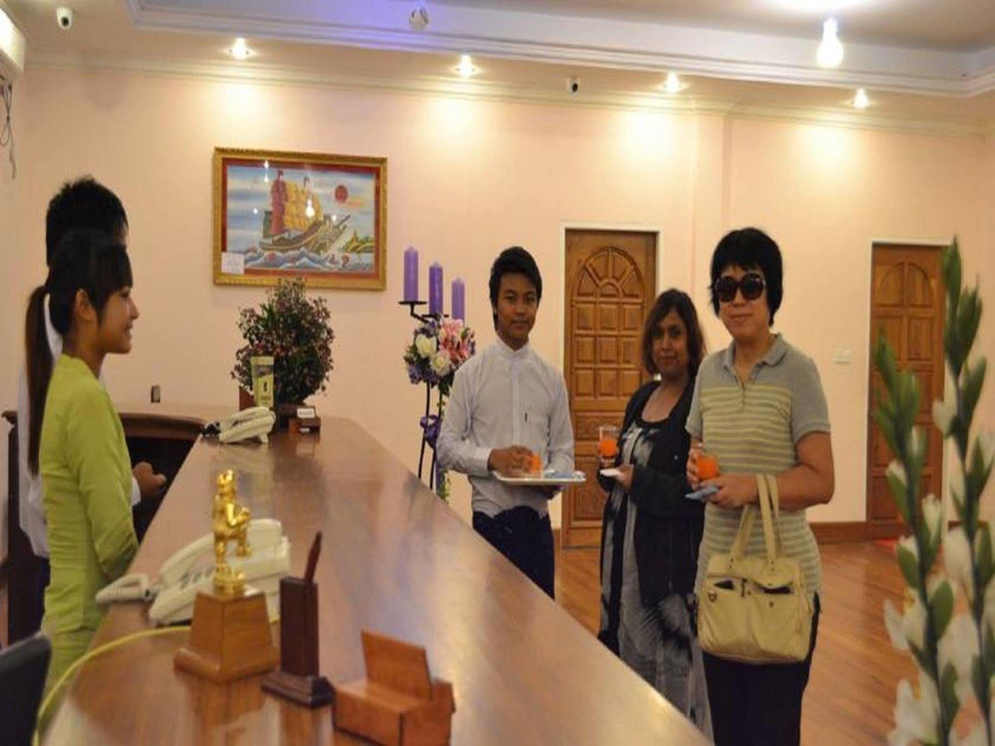Famous Hotel باغو المظهر الخارجي الصورة