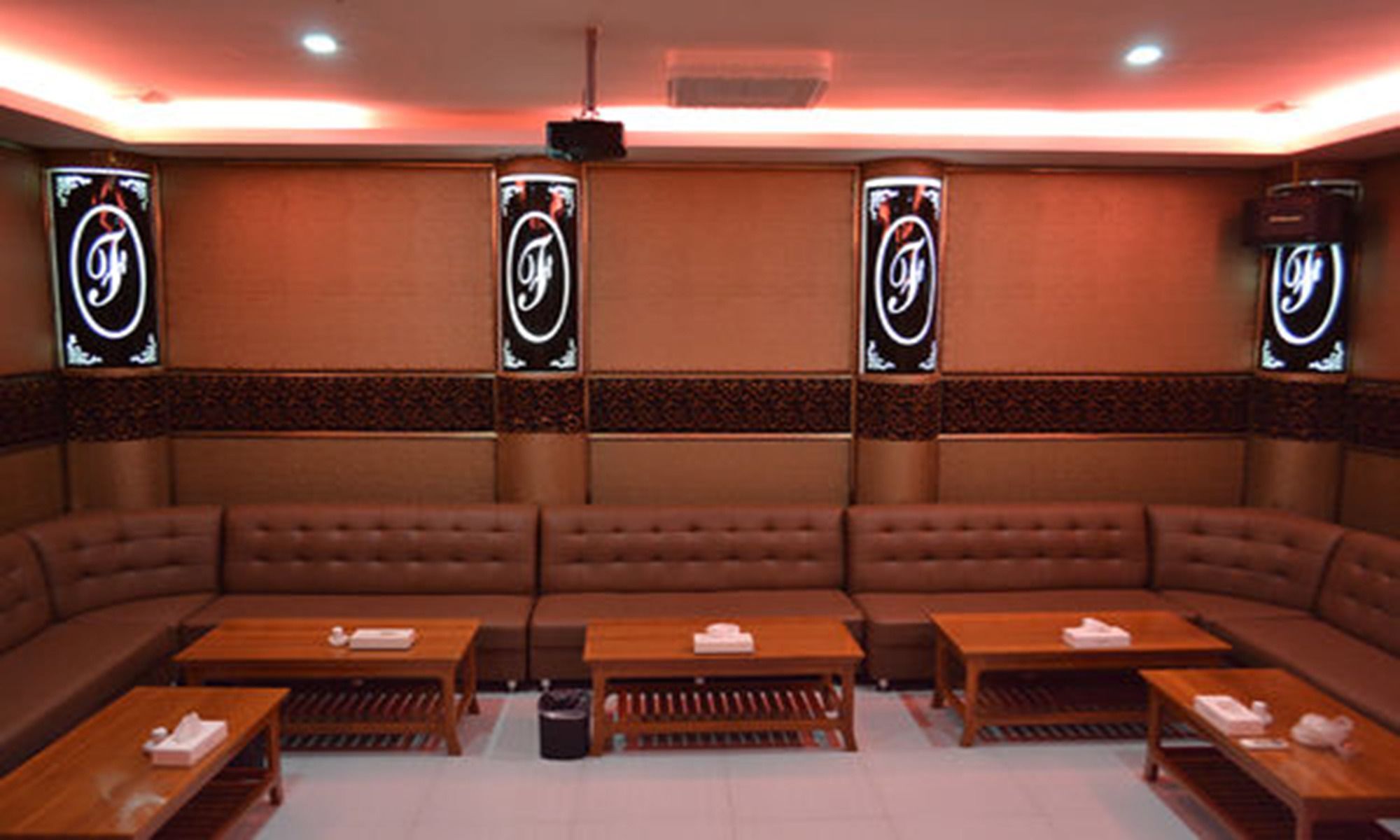 Famous Hotel باغو المظهر الخارجي الصورة