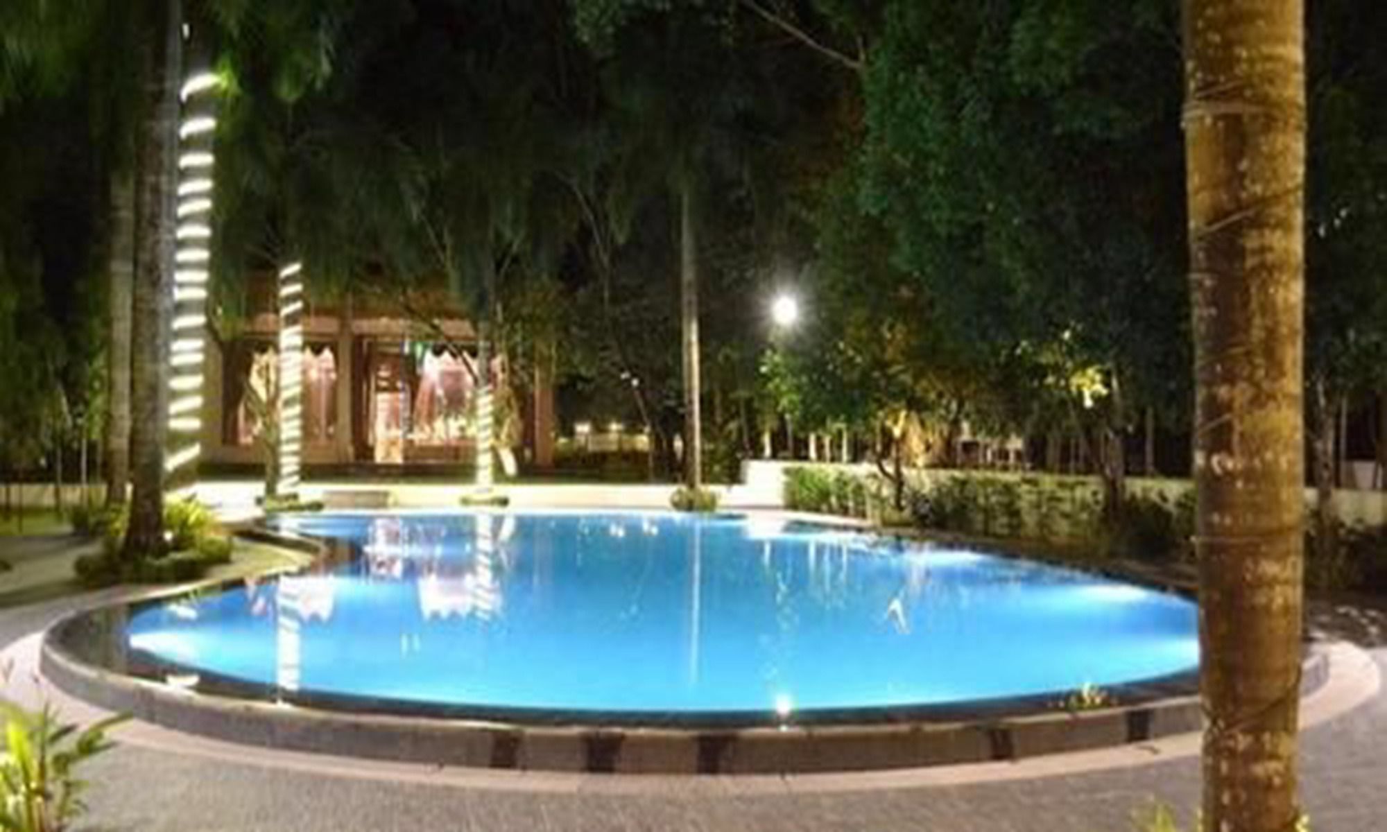 Famous Hotel باغو المظهر الخارجي الصورة